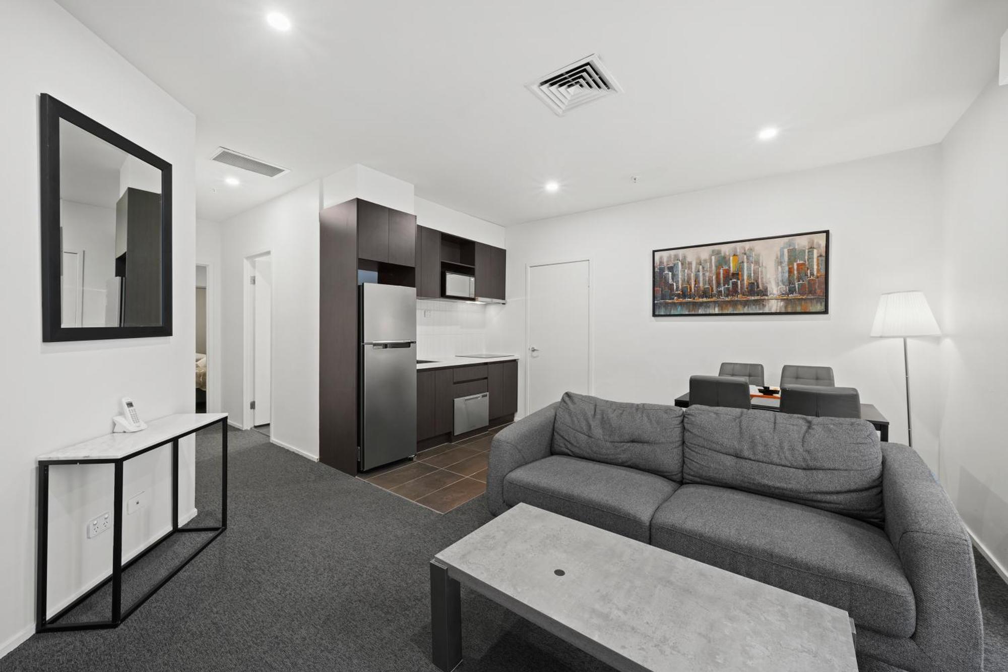 Lonsdale Street Apartments — Photos 2